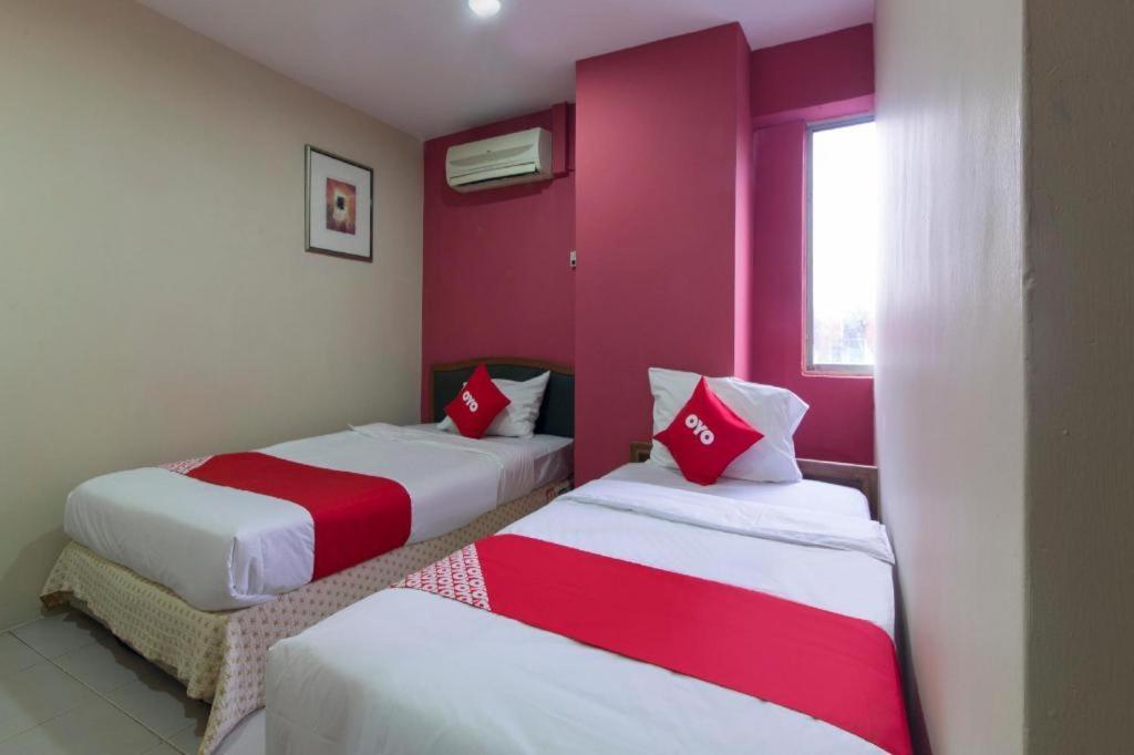 Oyo 44100 Hotel Casavilla Petaling Jaya Bagian luar foto