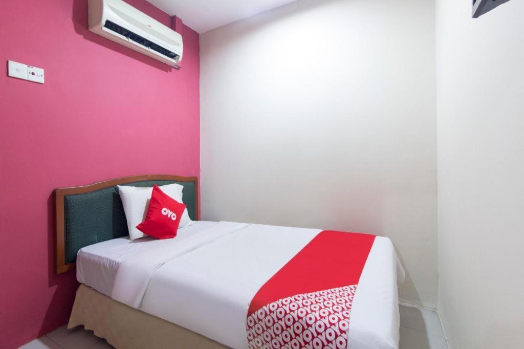 Oyo 44100 Hotel Casavilla Petaling Jaya Bagian luar foto