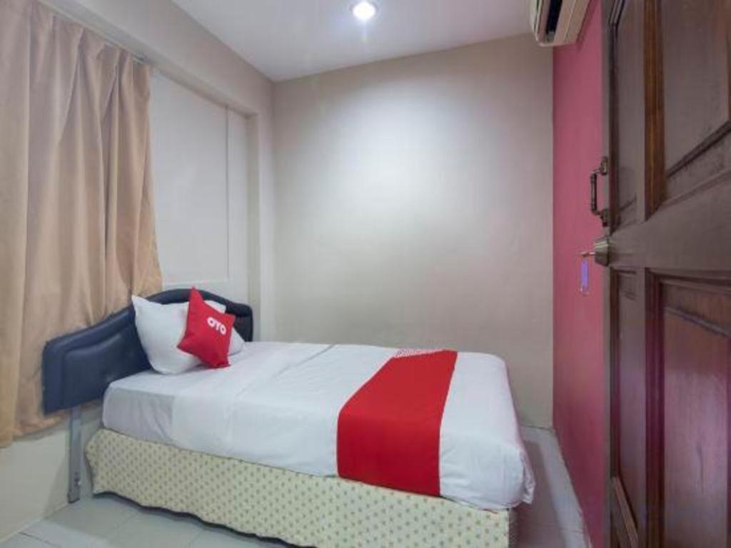 Oyo 44100 Hotel Casavilla Petaling Jaya Bagian luar foto