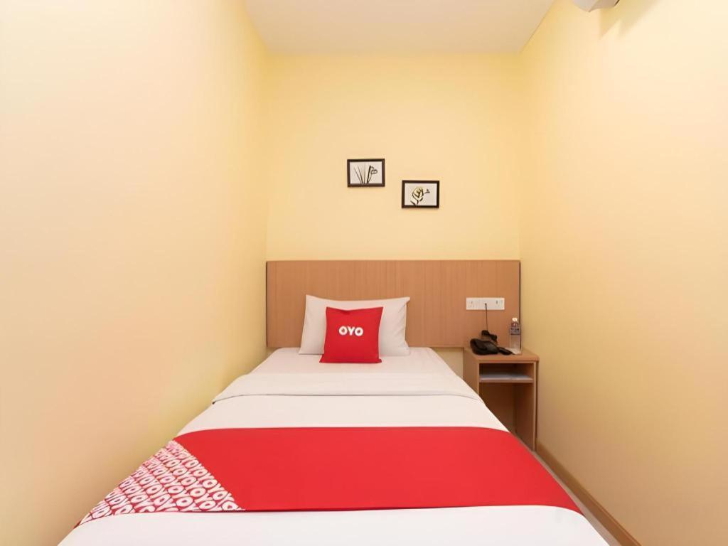 Oyo 44100 Hotel Casavilla Petaling Jaya Bagian luar foto
