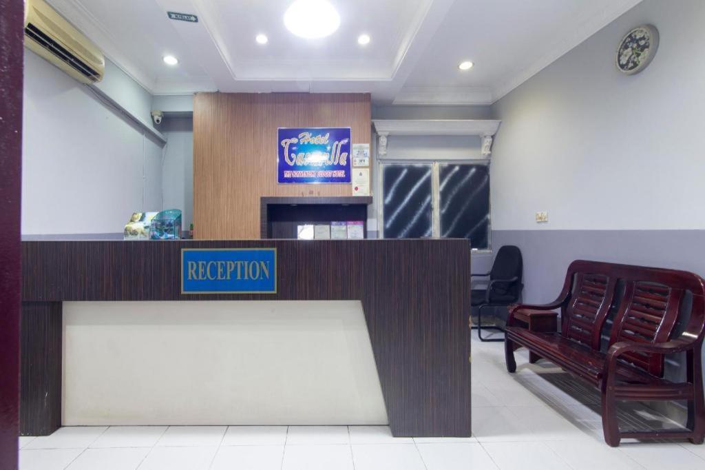 Oyo 44100 Hotel Casavilla Petaling Jaya Bagian luar foto