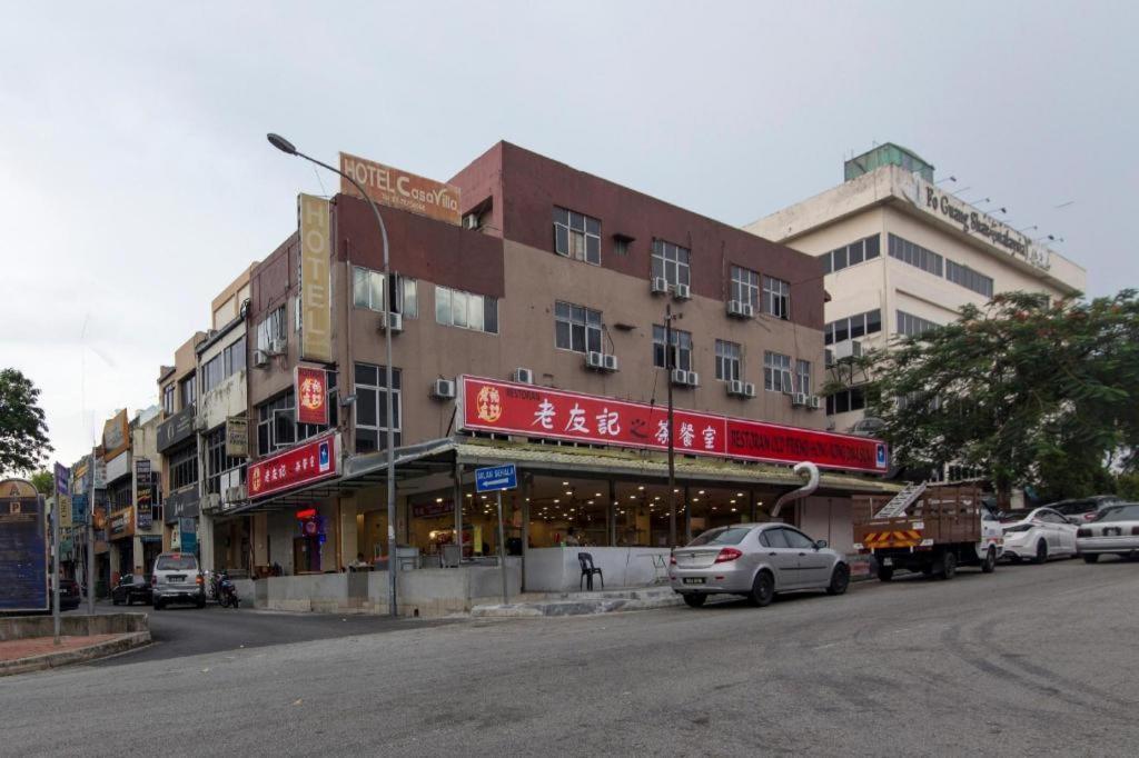 Oyo 44100 Hotel Casavilla Petaling Jaya Bagian luar foto