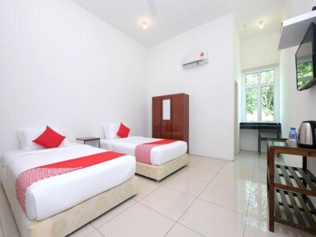 Oyo 44100 Hotel Casavilla Petaling Jaya Bagian luar foto