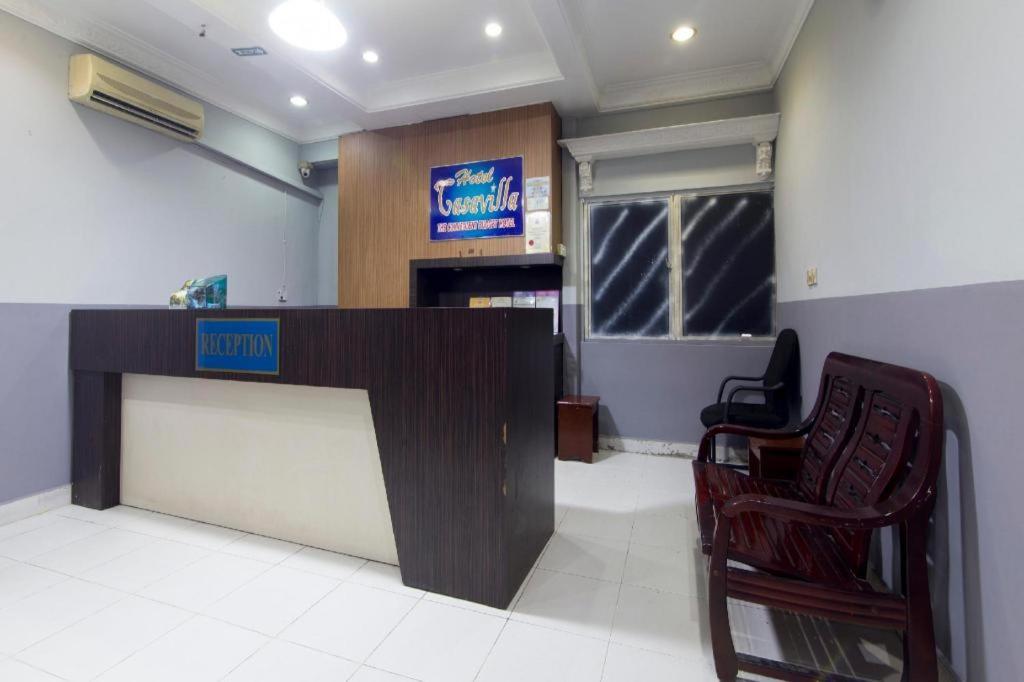 Oyo 44100 Hotel Casavilla Petaling Jaya Bagian luar foto