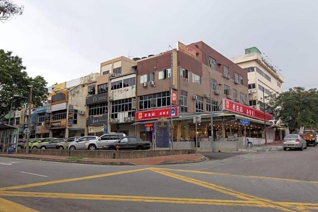 Oyo 44100 Hotel Casavilla Petaling Jaya Bagian luar foto