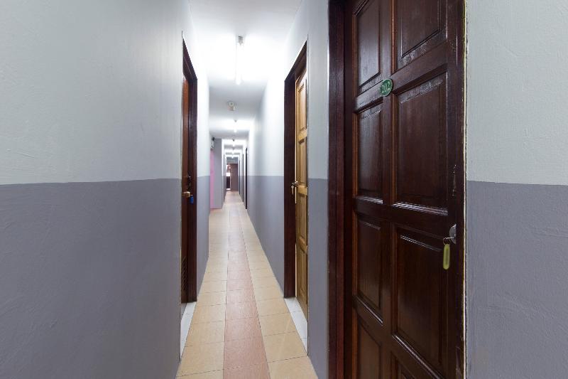 Oyo 44100 Hotel Casavilla Petaling Jaya Bagian luar foto