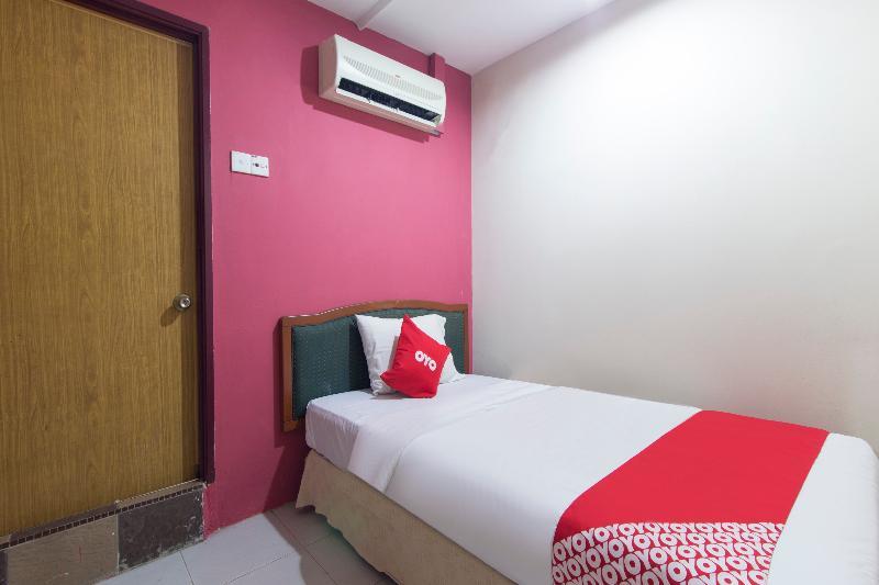 Oyo 44100 Hotel Casavilla Petaling Jaya Bagian luar foto