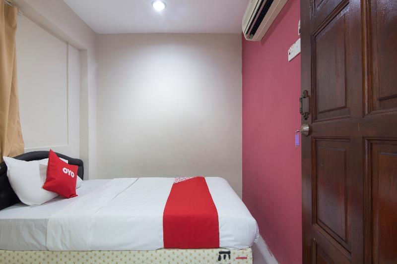 Oyo 44100 Hotel Casavilla Petaling Jaya Bagian luar foto